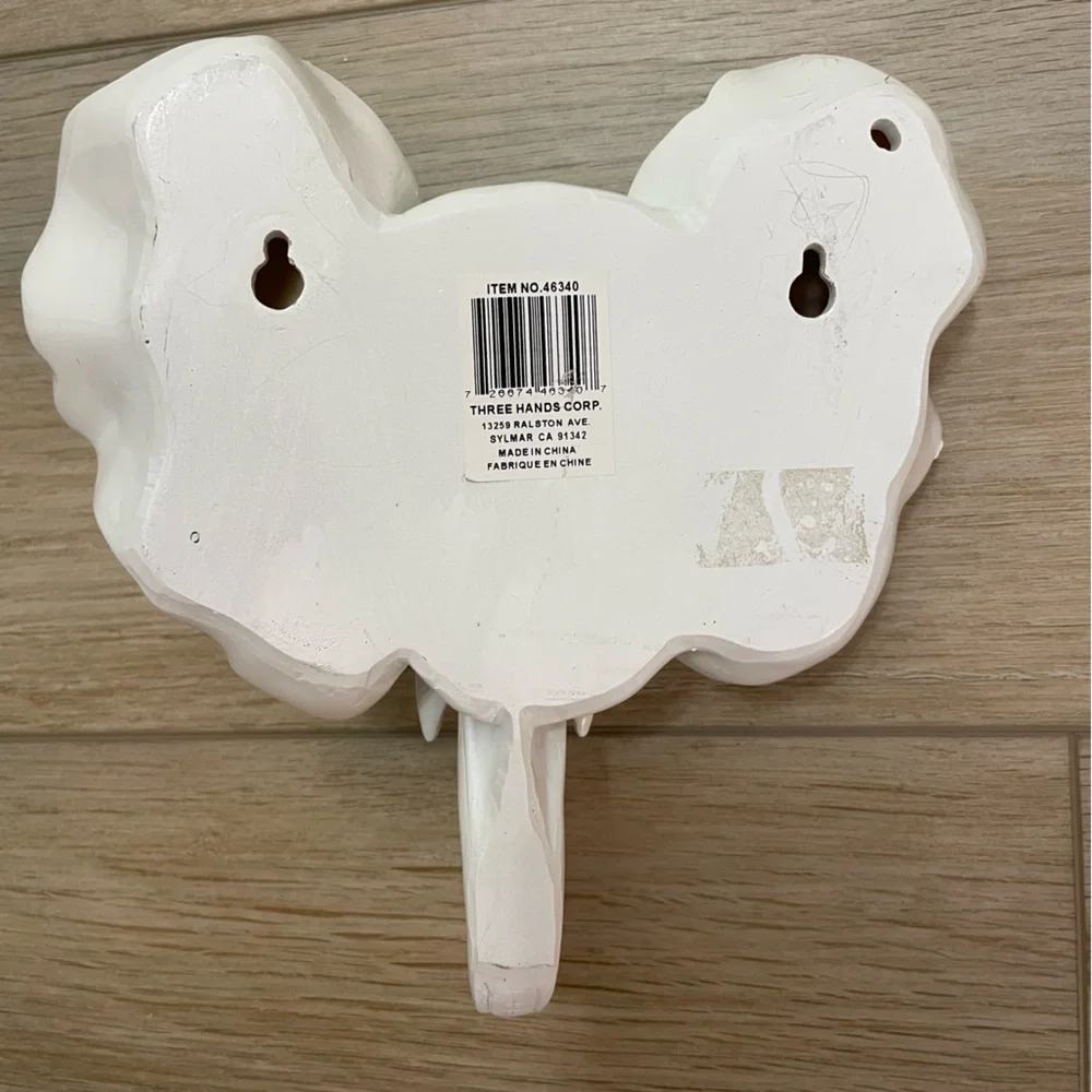 Three hands corp white resin elephant wall decor hook